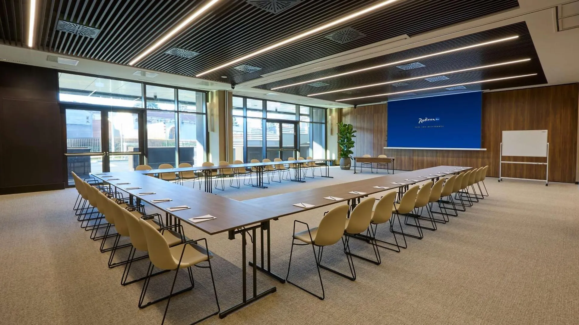 Radisson Blu Hotel, Bergamo Choruslife 4*,  Italy